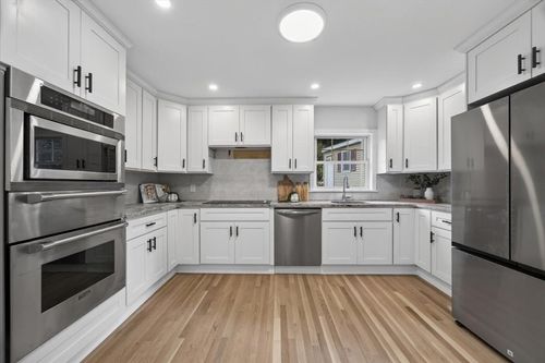 6 Hillside Ave, Woburn, MA, 01801-3514 | Card Image
