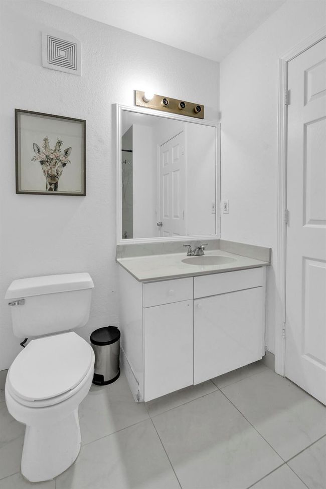 B - 5402 Pointe Villa Dr, Condo with 3 bedrooms, 3 bathrooms and null parking in Lighthouse Point FL | Image 23
