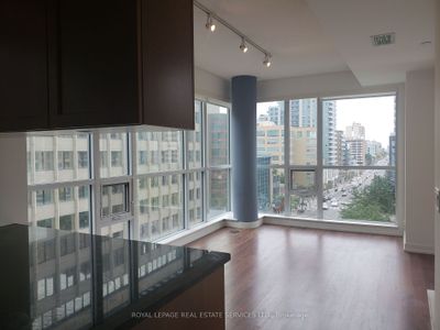 520 - 98 Lillian St, Condo with 2 bedrooms, 1 bathrooms and null parking in Toronto ON | Image 2