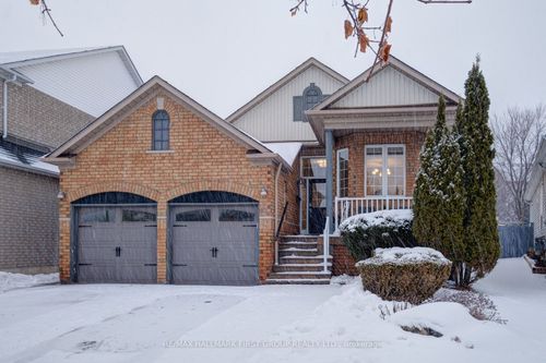 30 Amanda Ave, Whitby, ON, L1M1K4 | Card Image