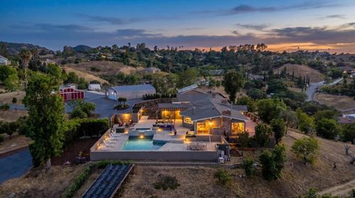 4986 San Jacinto Cir E, Fallbrook, CA, 92028-8866 | Card Image