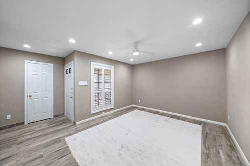 apt-206-1311 Antoine Dr, Houston, TX, 77055-6977 | Card Image