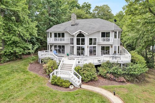 217 Anthony Home Rd, Huddleston, VA, 24104-2904 | Card Image