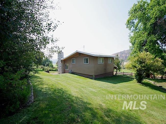 2671 W Fork Rd, House other with 4 bedrooms, 2 bathrooms and 4 parking in Fruitvale ID | Image 8