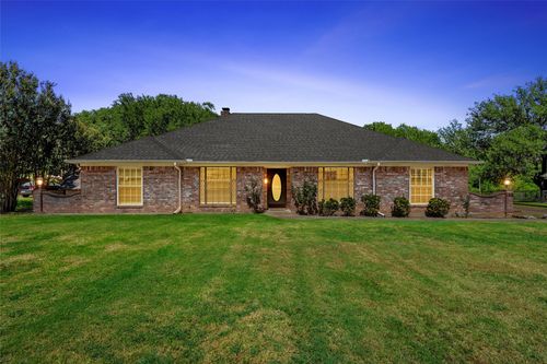 108 Spring Creek St, Lacy Lakeview, TX, 76705-1031 | Card Image