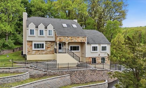 112 Knob Hill Rd, Hackettstown, NJ, 07840-4221 | Card Image