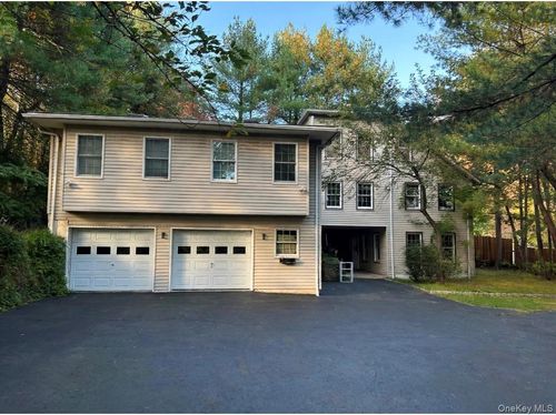 227 S Mountain Rd, New City, NY, 10956-2318 | Card Image