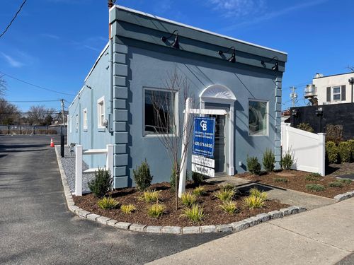7 Railroad St, Greenlawn, NY, 11740-1216 | Card Image