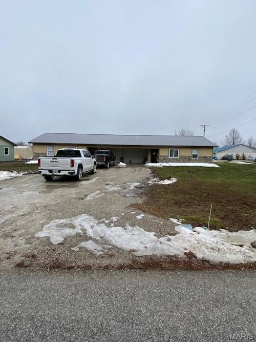 a-810 E Cleveland St, Monroe City, MO, 63456-1408 | Card Image