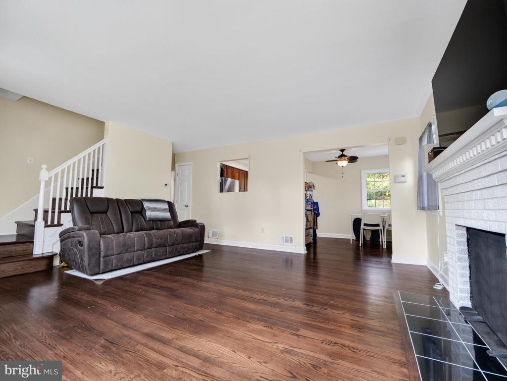Residential in TEMPLE HILLS 5