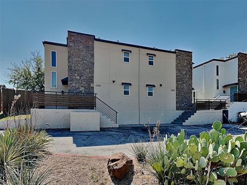 2201 Park Hill Dr, Fort Worth, TX, 76110-2201 | Card Image