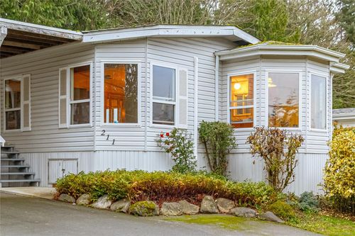 211-2779 Stautw Rd, Saanichton, BC, V8M2C8 | Card Image