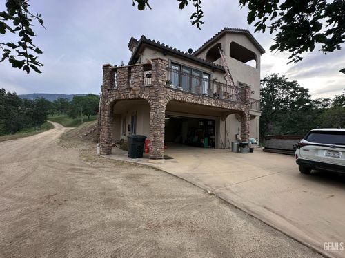 27455 Pinto Court, Keene, CA, 93531 | Card Image