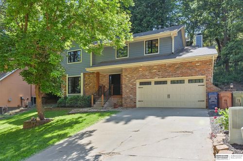 828 Hidden Hills Dr, Bellevue, NE, 68005-2738 | Card Image