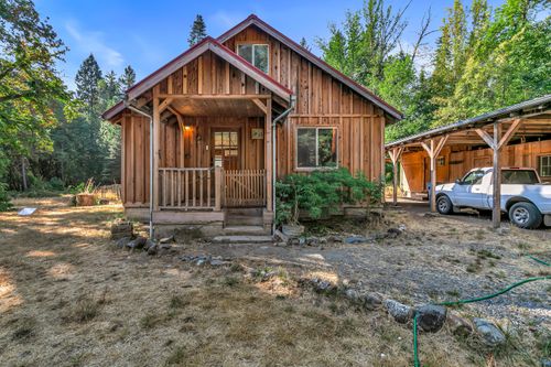 21875 E Evans Creek Rd, White City, OR, 97503-9528 | Card Image