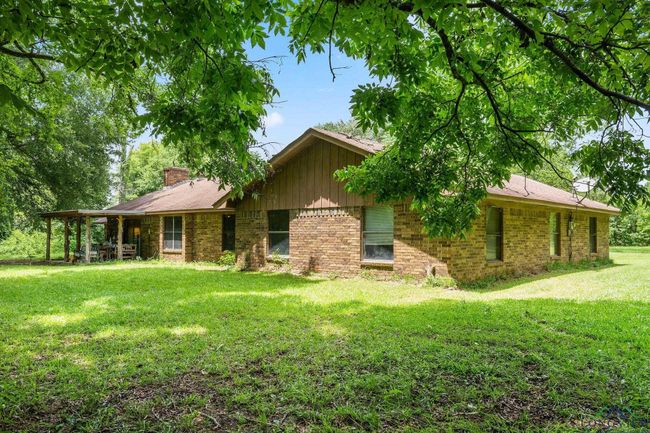 8103 Us Highway 259 N, House other with 4 bedrooms, 3 bathrooms and null parking in Omaha TX | Image 15
