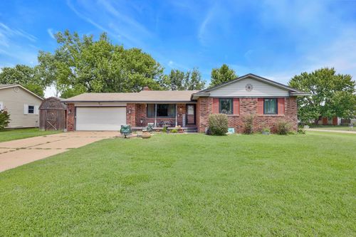 420 Renee Dr, Andover, KS, 67002-9431 | Card Image