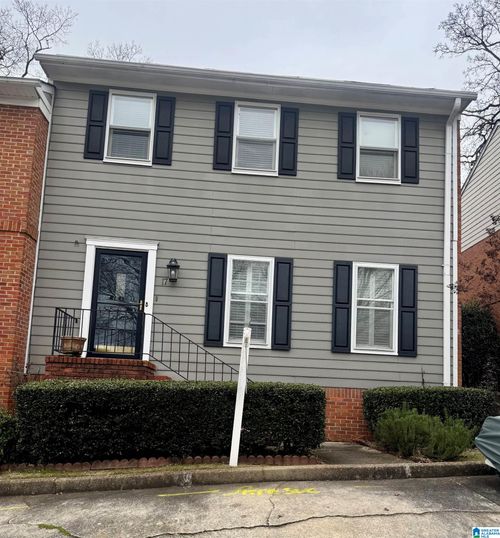 17 The Falls Dr, Vestavia Hills, AL, 35216-3111 | Card Image