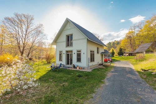 6 Dunnell Dr, Colrain, MA, 01340-9642 | Card Image