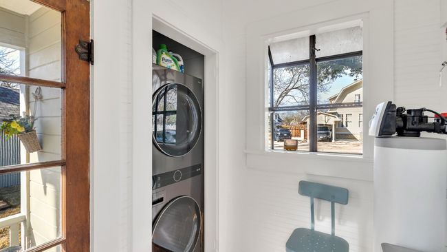 Laundry/ mudroom | Image 22