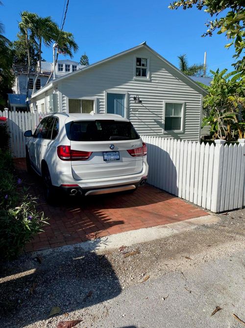 1102 Pearl St, Key West, FL, 33040-3436 | Card Image