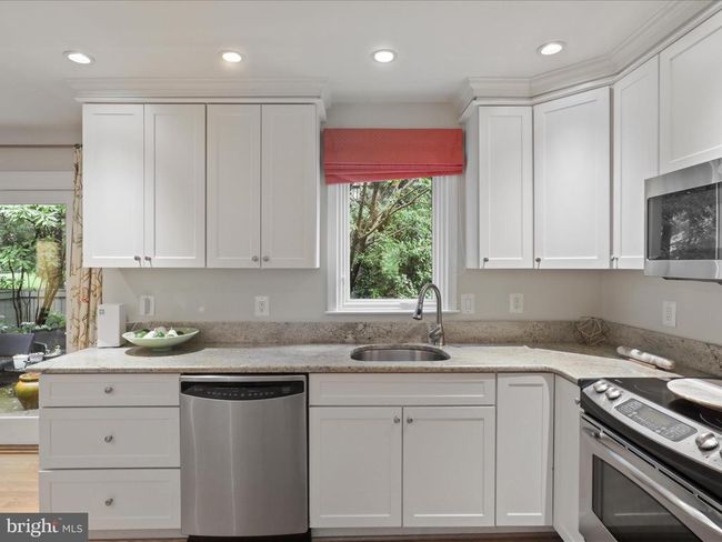 1564 Mclean Commons Ct, Townhouse with 3 bedrooms, 4 bathrooms and null parking in MCLEAN VA | Image 17