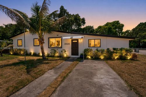 3300 Sw 40th Ave, West Park, FL, 33023-5622 | Card Image