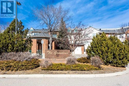 1920 14 Ave Ne, Calgary, AB, T2E8V4 | Card Image