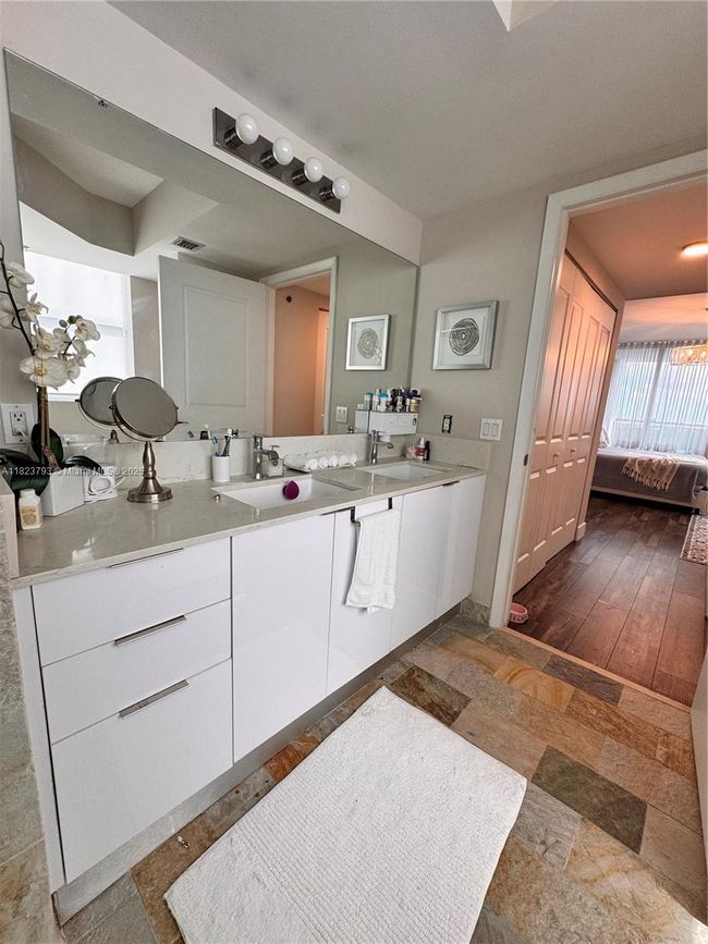 APT-908S - 2681 N Flamingo Rd, Condo with 3 bedrooms, 3 bathrooms and null parking in Sunrise FL | Image 19
