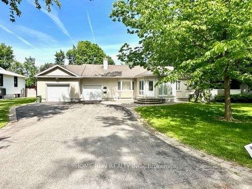 881 Killeen Ave, Ottawa, ON, K2A2X8 | Card Image