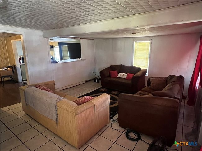 109 W Crockett St, House other with 4 bedrooms, 2 bathrooms and null parking in Giddings TX | Image 5
