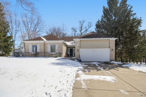 1022 Rosewood Dr, Carpentersville, IL, 60110-1988 | Card Image
