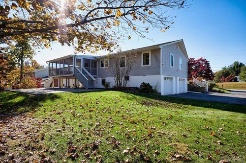 66 High Acres Dr, Poughkeepsie, NY, 12603-3730 | Card Image