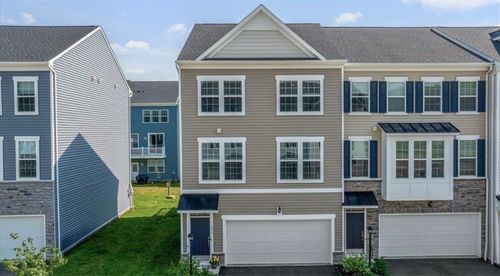 131 Affinity Dr, Harmony, PA, 16037-6702 | Card Image