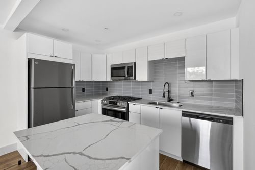 6-2032 N Dixie Hwy, West Palm Beach, FL, 33407-6016 | Card Image