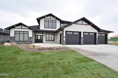 6119 Crested Butte Rd, Bismarck, ND, 58503 | Card Image