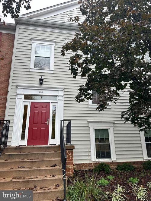 b-115 Prosperity Ave Se, LEESBURG, VA, 20175-4168 | Card Image
