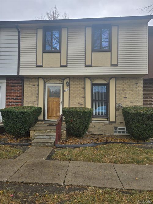 8410 Hickory Dr Drive, Sterling Heights, MI, 48312 | Card Image