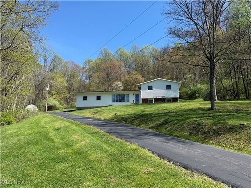 89055 Beaver Dam Rd, Bowerston, OH, 44695-9724 | Card Image