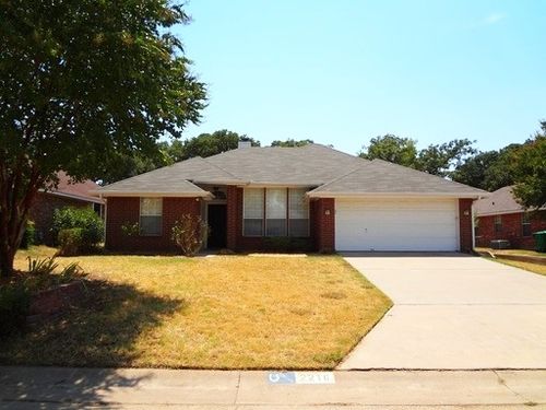 2216 Lattimore St, Denton, TX, 76209-4700 | Card Image