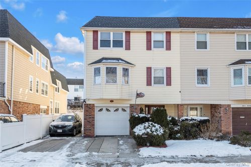 1550 Waters Edge Dr, Bayside, NY, 11360-1232 | Card Image
