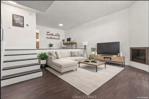 2-13243 Vanowen St, North Hollywood, CA, 91605-4521 | Card Image