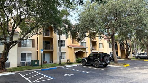 303-4220 San Marino Blvd, West Palm Beach, FL, 33409-8634 | Card Image