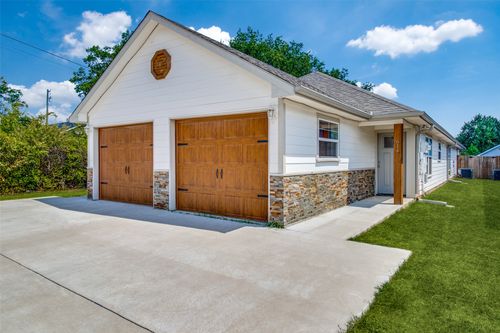 614 E College St, Sherman, TX, 75090-4739 | Card Image