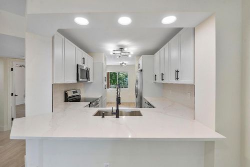 apt-c313-9575 Weldon Cir, Tamarac, FL, 33321-0972 | Card Image