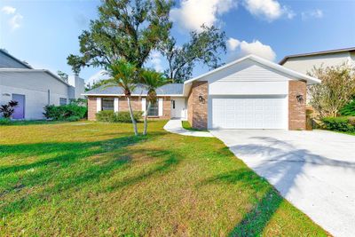 604 Angelica Place, House other with 3 bedrooms, 2 bathrooms and null parking in Brandon FL | Image 1