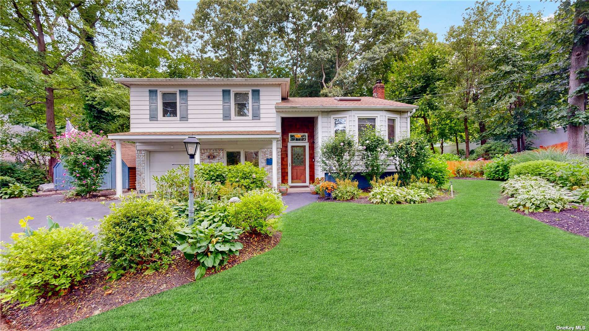 Luyster St, Huntington Station, NY 11746