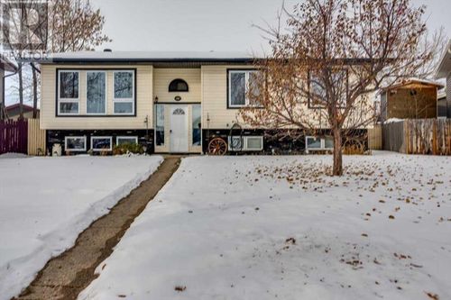 6312 50a Street Close, Ponoka, AB, T4J1E5 | Card Image