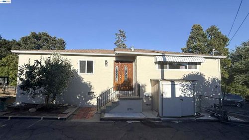 3682 Seven Hills Road, Castro Valley, CA, 94546 | Card Image