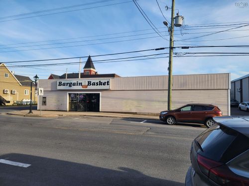 {{alt}} | Card Image